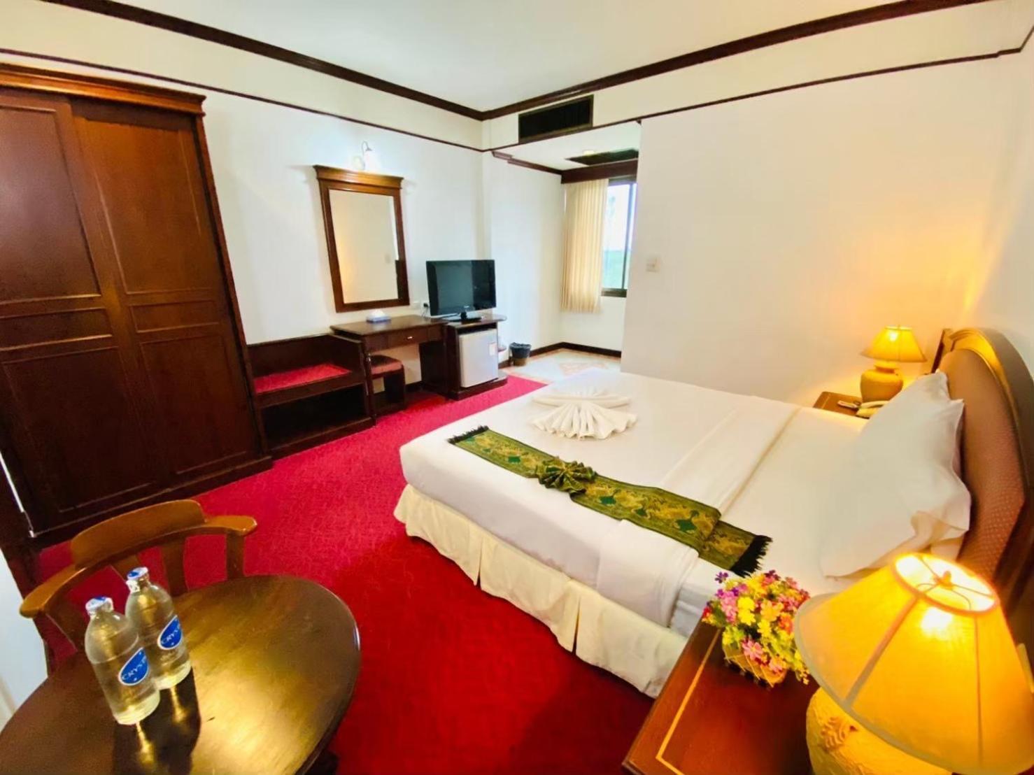 Crystal Hotel Krabi Ban Khlong Chi Lat Exteriör bild