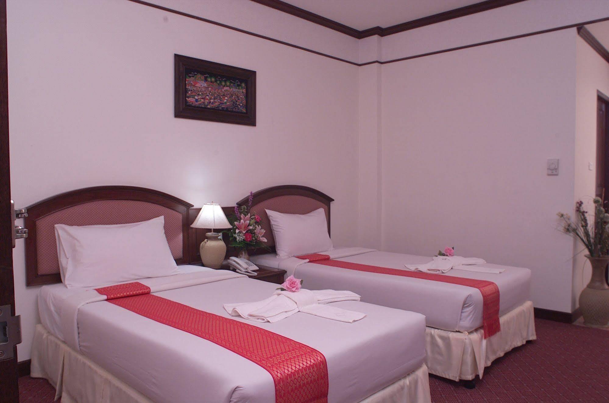 Crystal Hotel Krabi Ban Khlong Chi Lat Exteriör bild