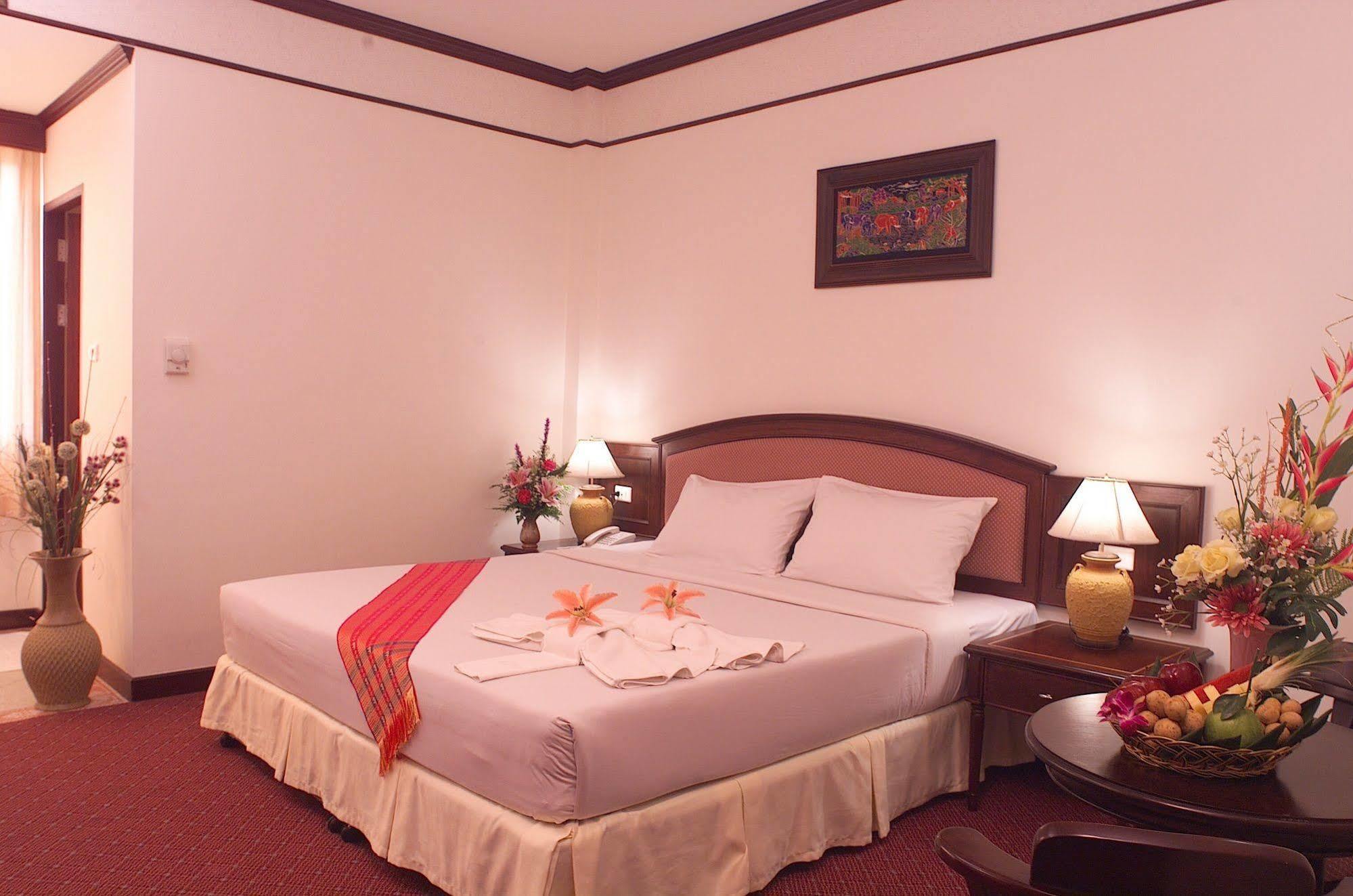 Crystal Hotel Krabi Ban Khlong Chi Lat Exteriör bild