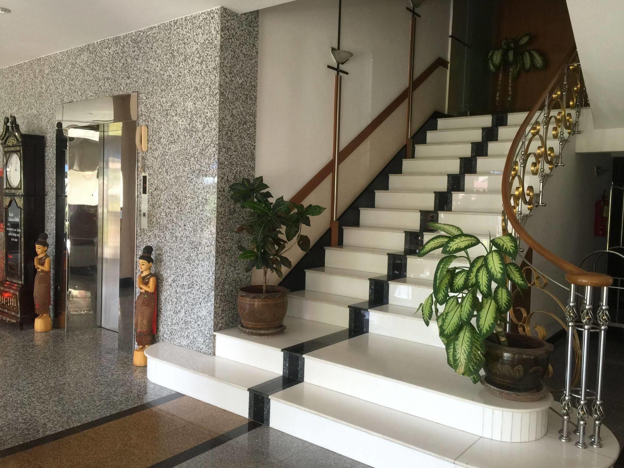 Crystal Hotel Krabi Ban Khlong Chi Lat Exteriör bild